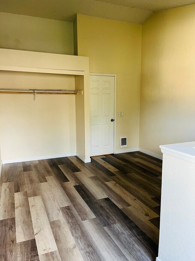 Building Photo - 918 124th St SW