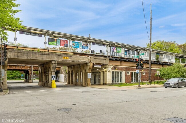 Building Photo - 425 South Blvd