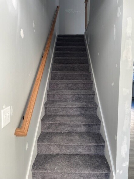 Building Photo - 32 Main St