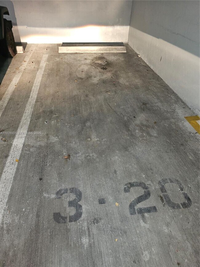 Building Photo - 7350 SW 89th St