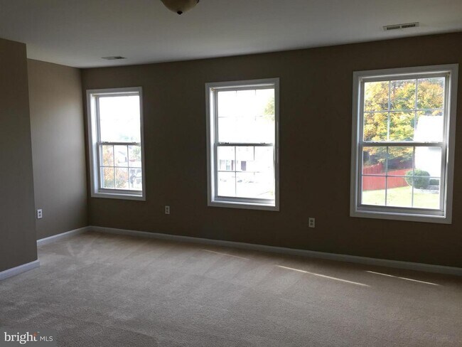 Building Photo - 96 Tanterra Dr