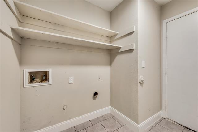 Building Photo - 3301 Cliffview Dr