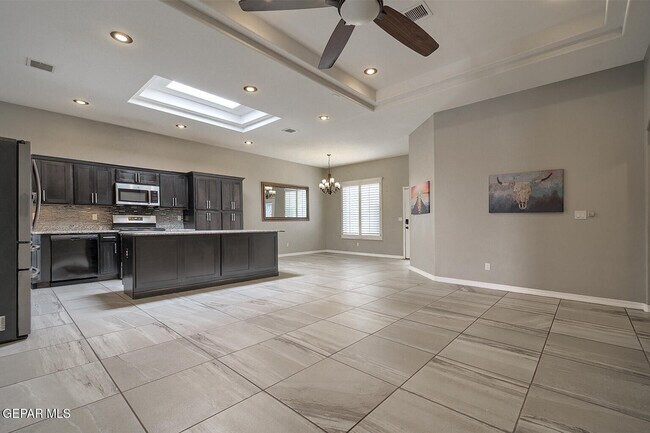 Building Photo - 14805 Holly Springs