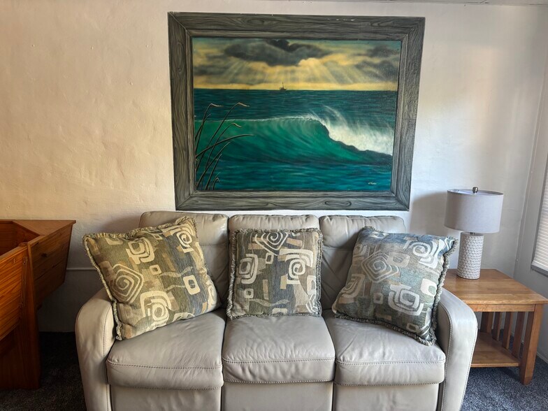 Building Photo - 303 Indian Hills Dr