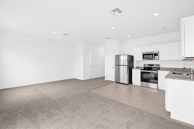 Building Photo - 5942 Chestnut Grv Pl