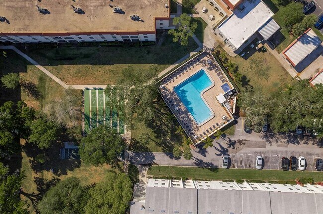 Building Photo - 2700 Bayshore Blvd