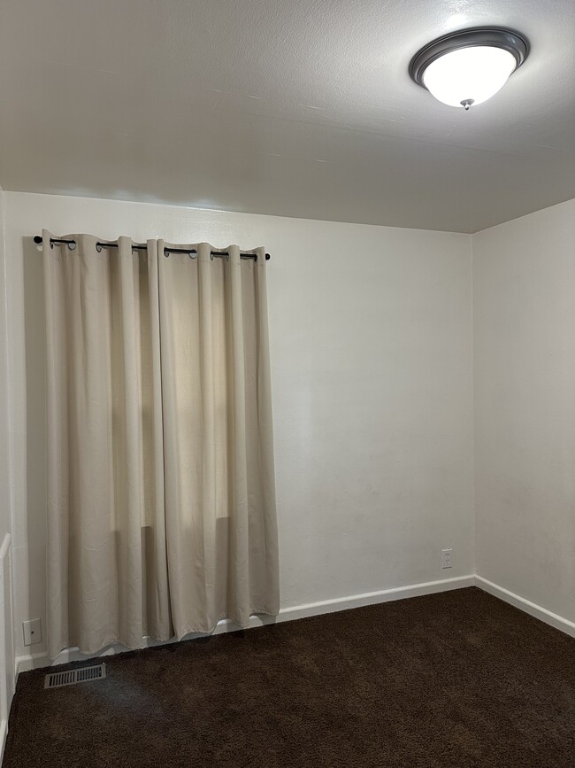 Front Bedroom - 236 E Browning Ave