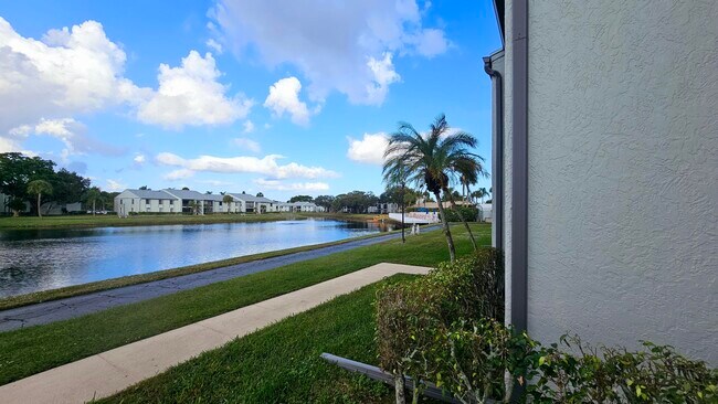 Building Photo - 1001 Green Pine Blvd