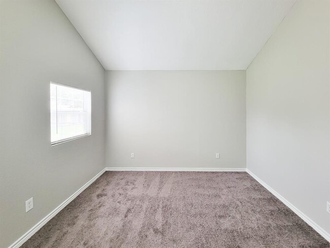 Building Photo - 15814 Murrelet Ct