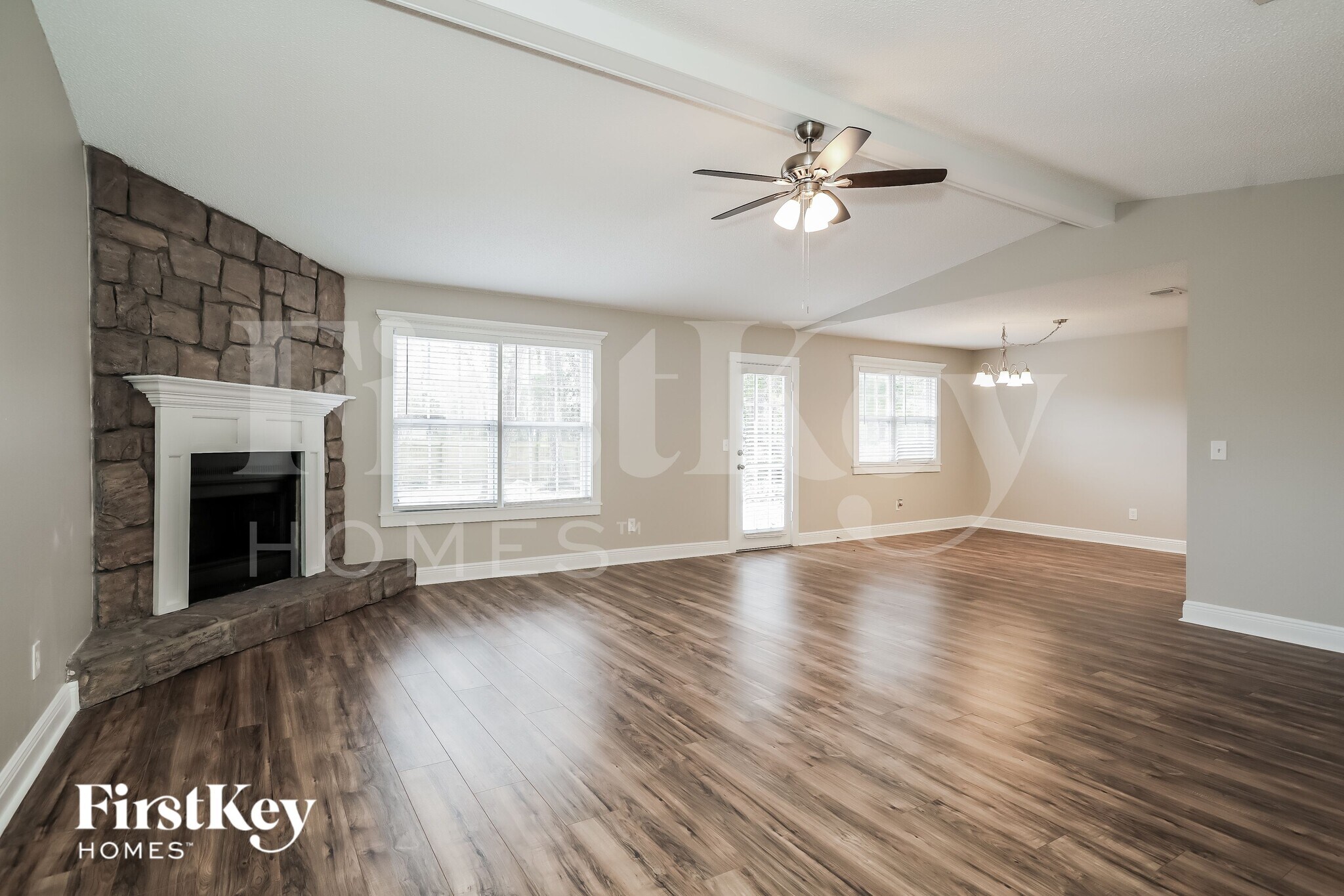 Building Photo - 6181 Island Forest Dr