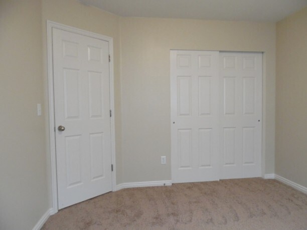 Building Photo - 950 Longleaf Dr