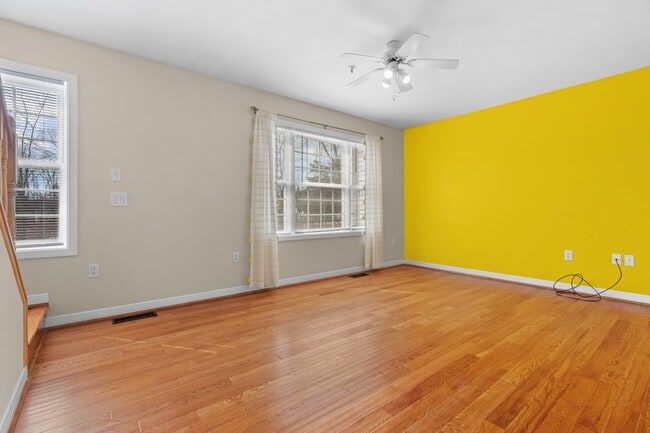 Building Photo - 179 Littleton Rd