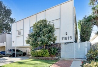 Building Photo - 11615 Darlington, Prime Brentwood, Steps to San Vicente