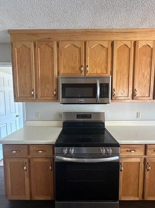 Building Photo - Valley Stream Subdivision!!