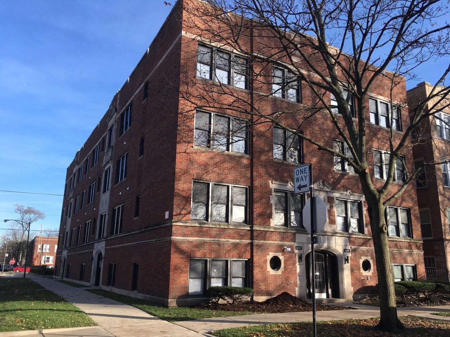 Building Photo - 3217 W Cullom Ave