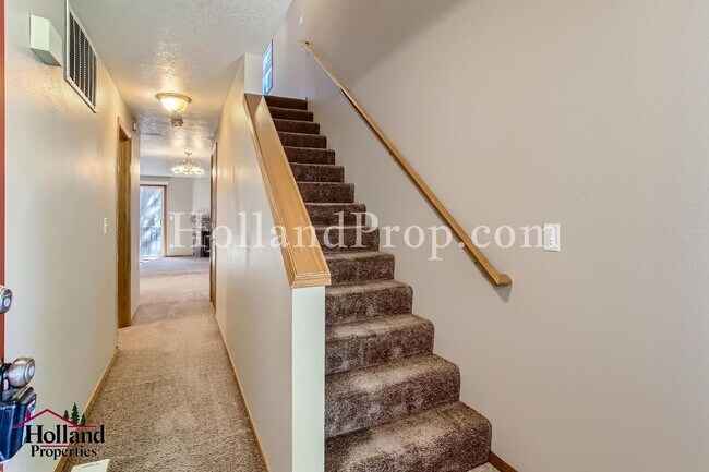 Building Photo - 15470 SW Donna Ct