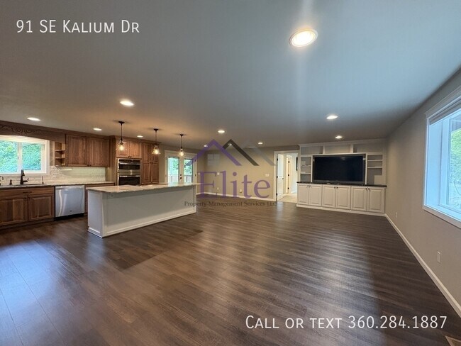 Building Photo - 91 SE Kalium Dr