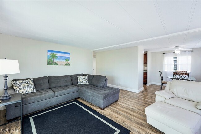 Building Photo - 21 Lemans Dr