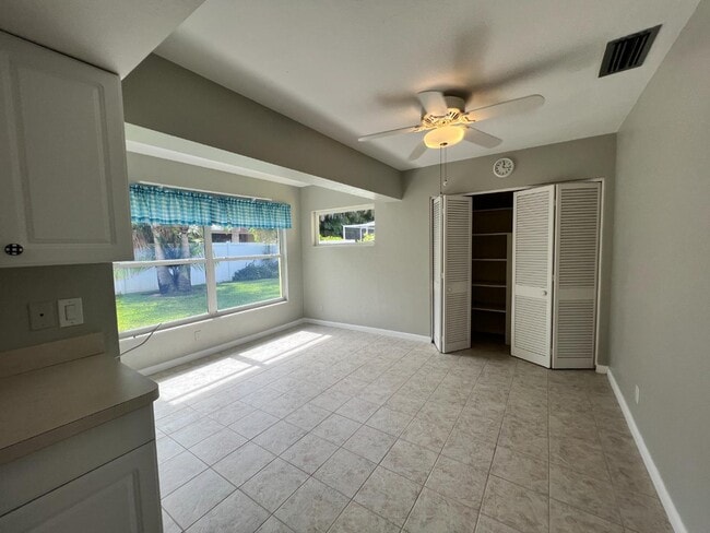 Building Photo - 4220 49th Ave S