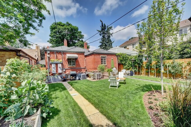 Building Photo - Gorgeous duplex near Cherry Creek!