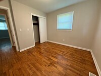 Building Photo - Great 3 bedroom 2 bath witb garage