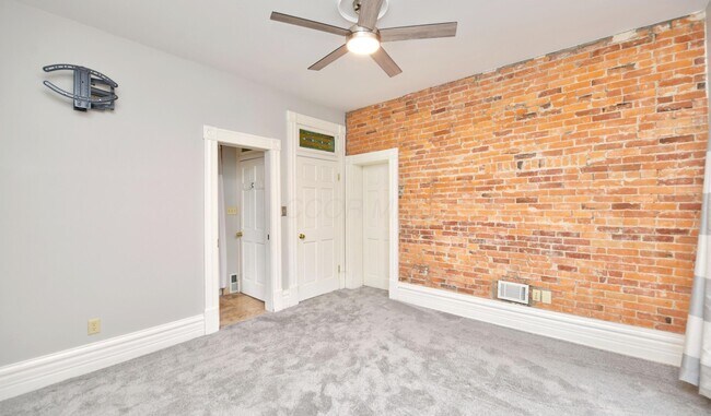 Building Photo - 952 Neil Ave