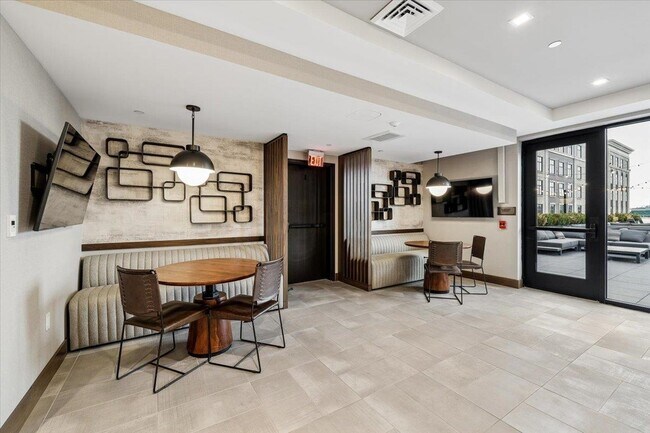 Building Photo - 18 Artisan Dr