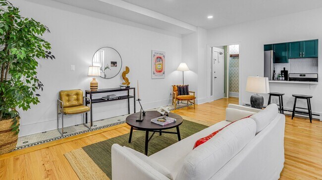 Building Photo - Mt. Pleasant Condo | 2 Bed | 2 Bath | 1,250 Sf