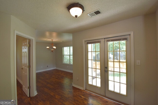 Building Photo - 115 S Fairfield Dr