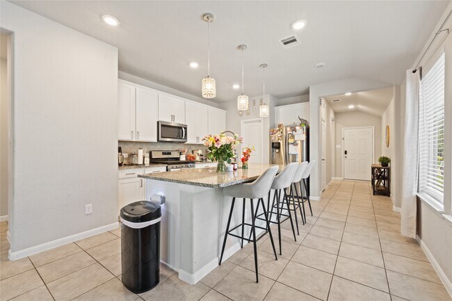 Building Photo - 21643 Calico Bush Trail