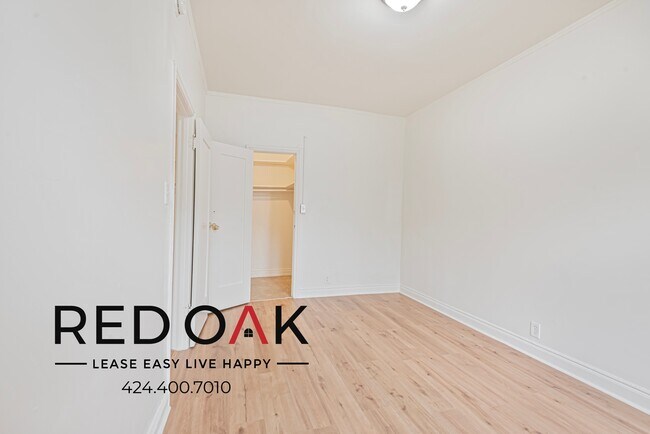Building Photo - 5757 Franklin Ave