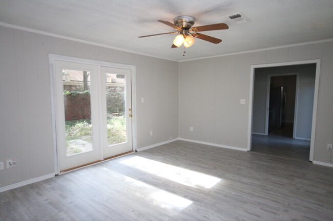 Building Photo - Remodeled 3-Bedroom Home with Modern Upgra...