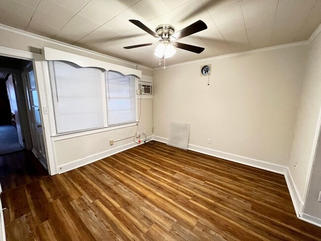 Building Photo - 3/2 on Park Street