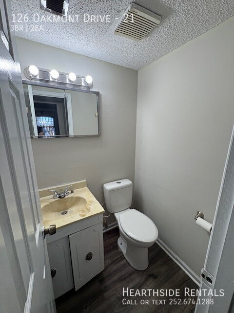 Building Photo - 126 Oakmont Dr