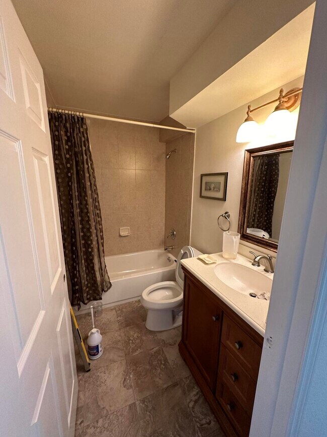 Building Photo - 883 Normandy Trail