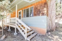 Building Photo - Cozy One Bedroom One Bath Retreat -  FURNI...