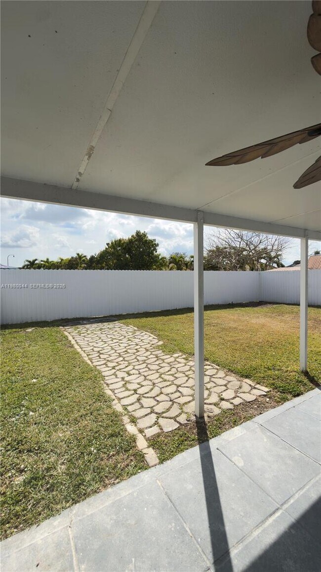 Building Photo - 17913 SW 145th Ave