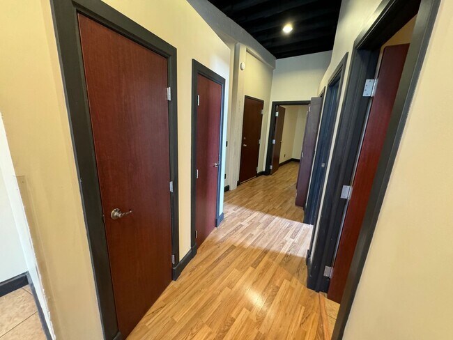 Building Photo - Beautiful Loft in Downtown Springfield