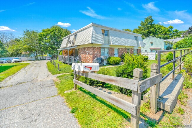 Building Photo - 387 Bucks Hl Rd