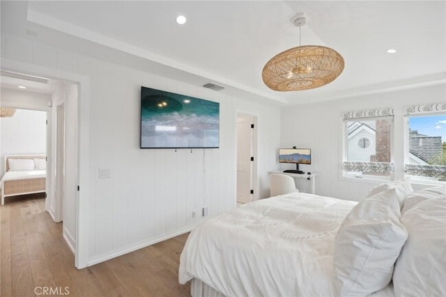 Building Photo - 300 Coral Ave