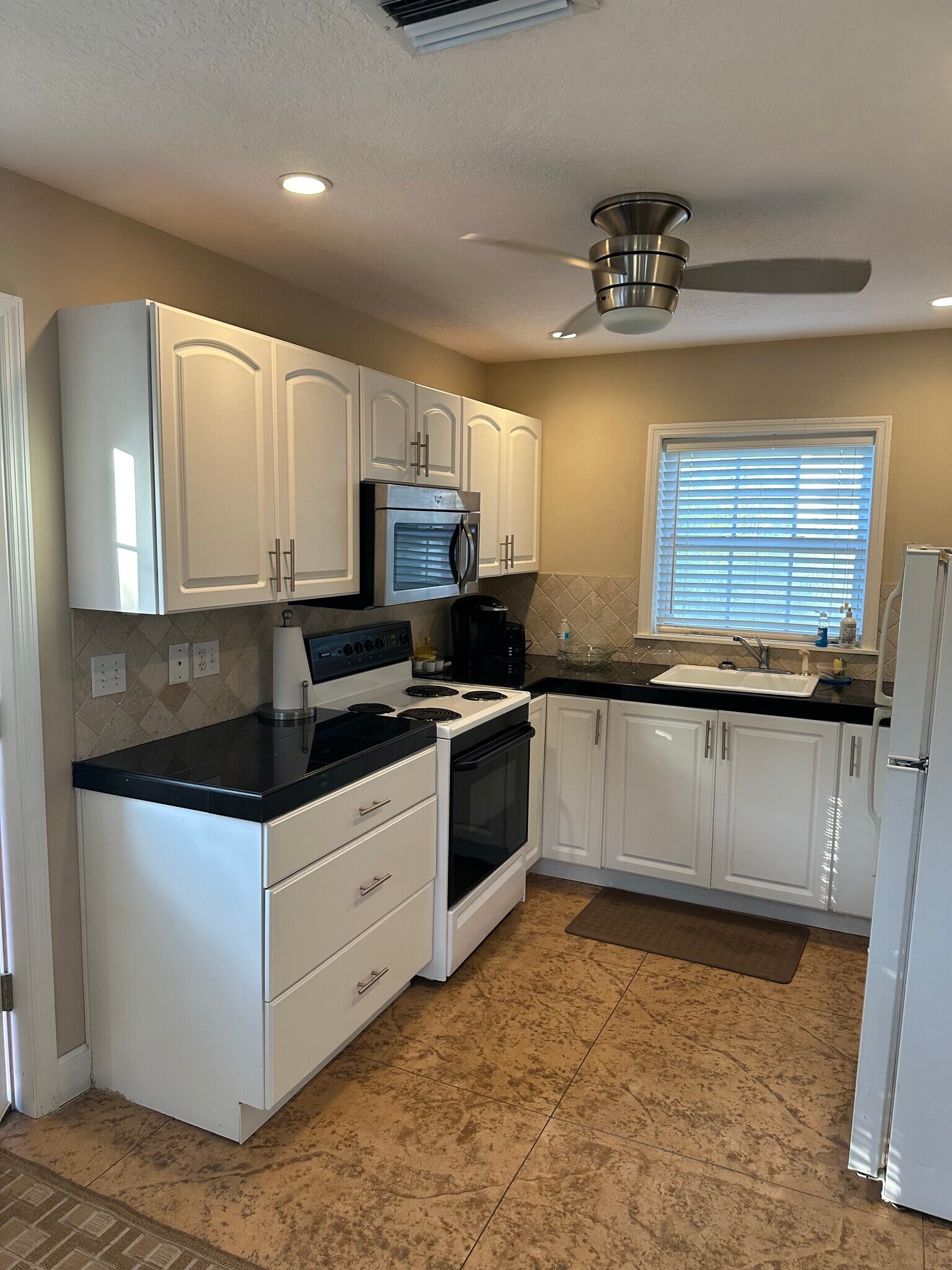 Building Photo - 1201 S Flagler Ave