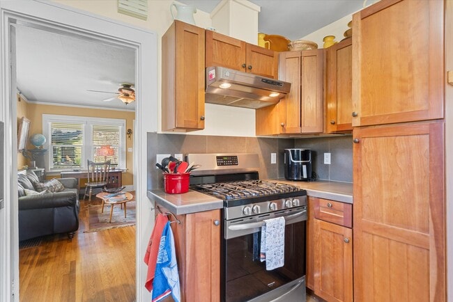 Building Photo - 840 N Farragut St