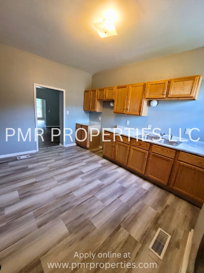 Building Photo - AVAILABLE SOON! 3 Bedrooms/2 Bathroom House