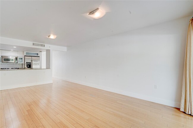 Building Photo - 7541 SW 61st Ave