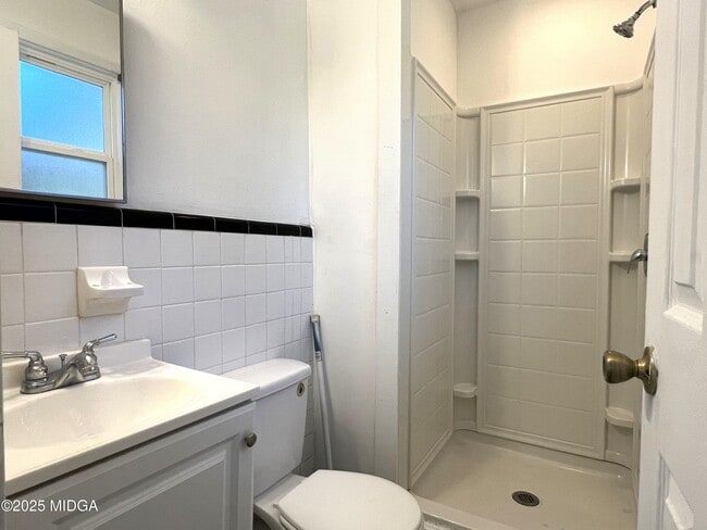 Building Photo - 3347 Thunderbird Rd