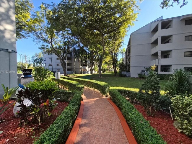 Building Photo - 8811 SW 132nd Pl