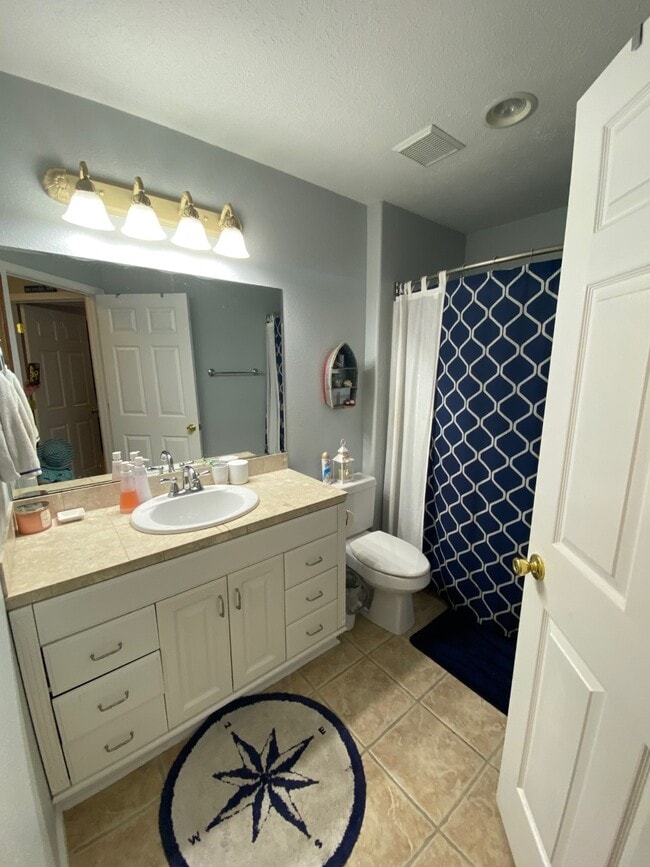 Building Photo - 5413 Nicole Blvd