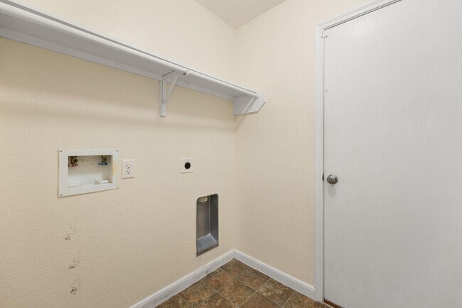 Building Photo - 15906 Arapaho Bend Ln