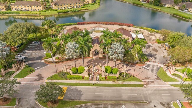 Building Photo - 1490 NE 33rd Ave