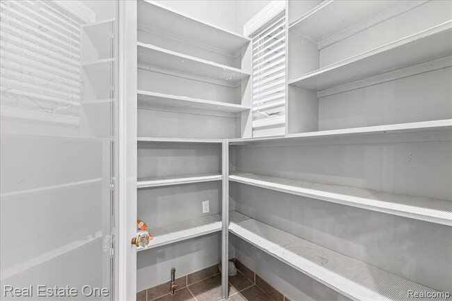 Building Photo - 2475 Horace St